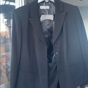 women’s skirt suit